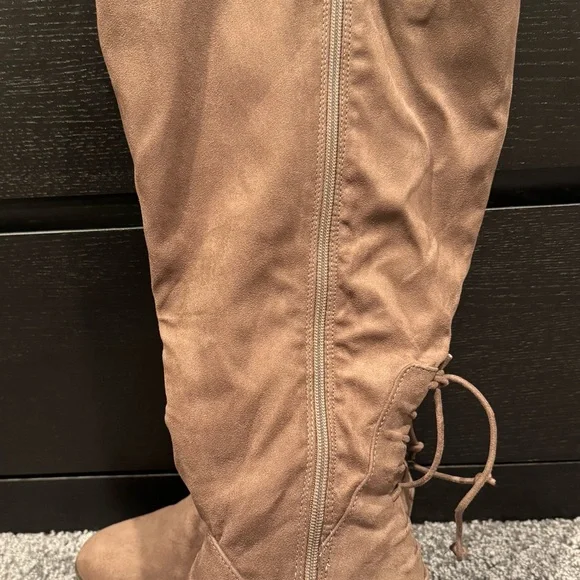 Journee Women's Taupe Wide Calf Knee-High Boots Size 8 EUC - Picture 6 of 16
